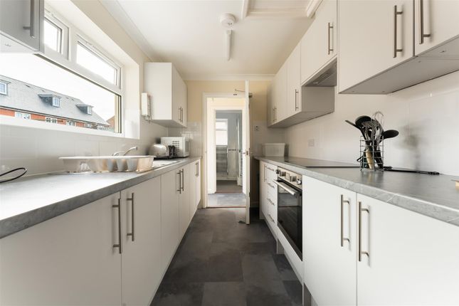 42 Clifton Road, Salisbury photo 4