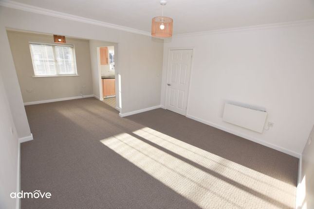 6 Drillfield Court, Northwich photo 3
