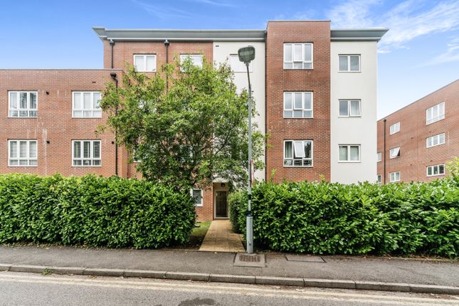 Thumbnail Flat for sale in Mayfield Road, Walton-On-Thames