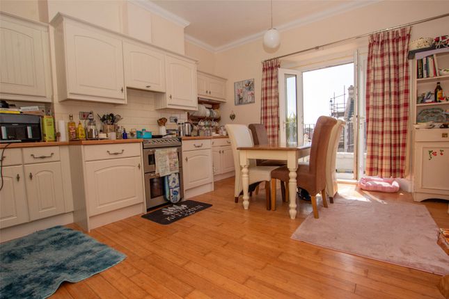 SEA VIEWS, 40C, Beach Road, Somerset photo 2