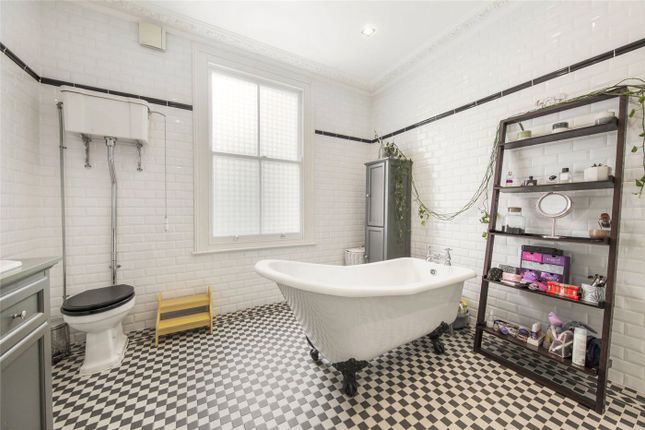 16, Calverley Grove, London photo 3