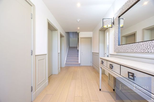 17, Chigwell Grange, High Road, Chigwell photo 4