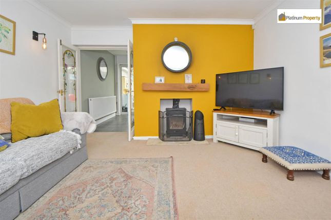 15, Heath Grove, Stoke-On-Trent photo 2