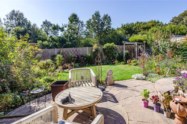 8, Crown Rise, Surrey photo 2