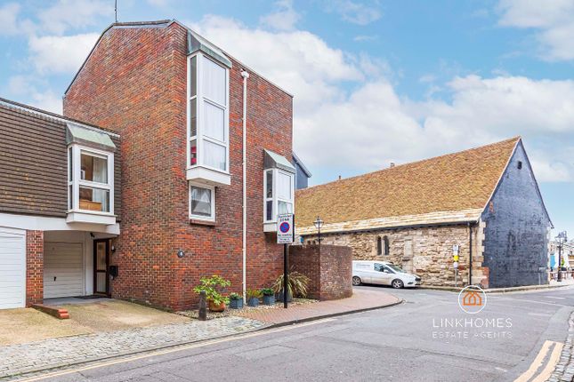 Town house for sale in Thames Mews, Poole