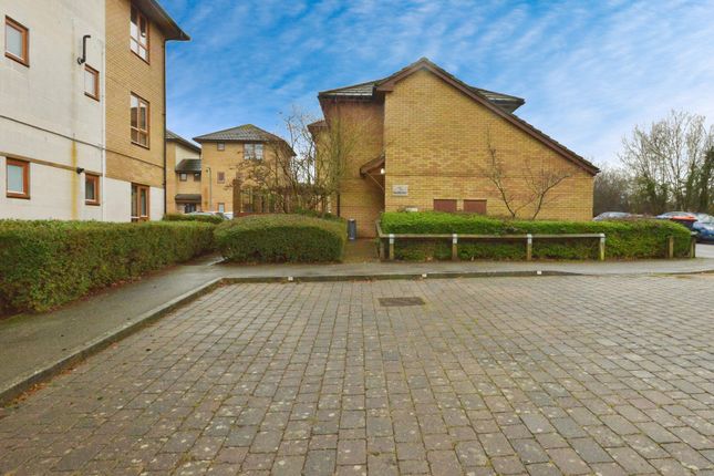 53, Reynolds Place, Buckinghamshire photo 2