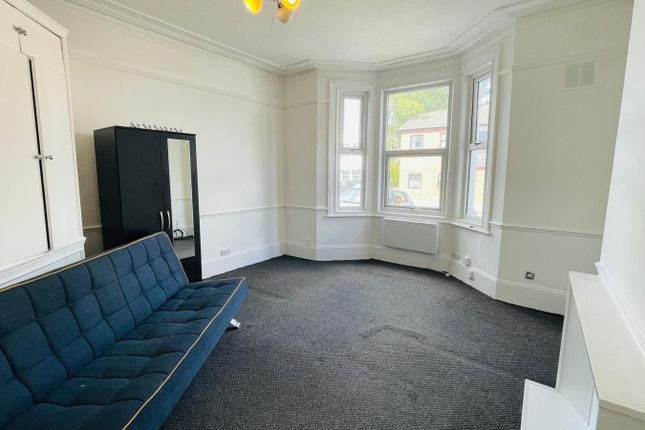 Pinner Road, North Harrow photo 5