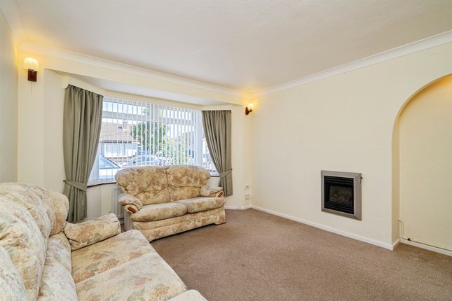 35, Lynn Grove, Great Yarmouth photo 4