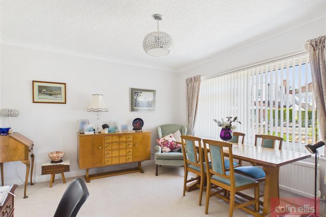 23, Hay Brow Crescent, Scarborough photo 4