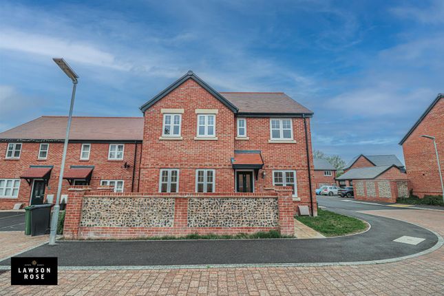 Thumbnail Detached house to rent in Carpenters Way, Denmead, Waterlooville