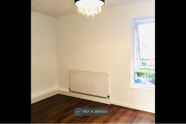 Deal House, Lovelinch Close London, Londn photo 2