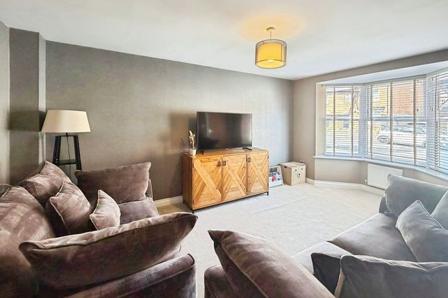 8, Priory Avenue, Newcastle Upon Tyne photo 4
