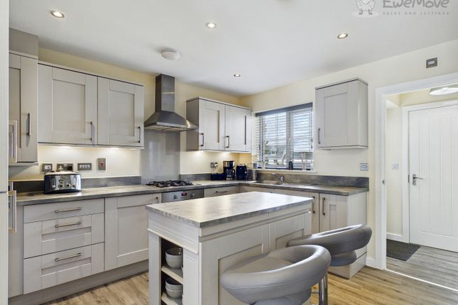 6, Bluecoat Close, South Molton photo 5