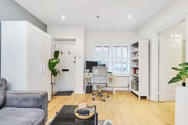 2A, Trewince Road, London photo 4
