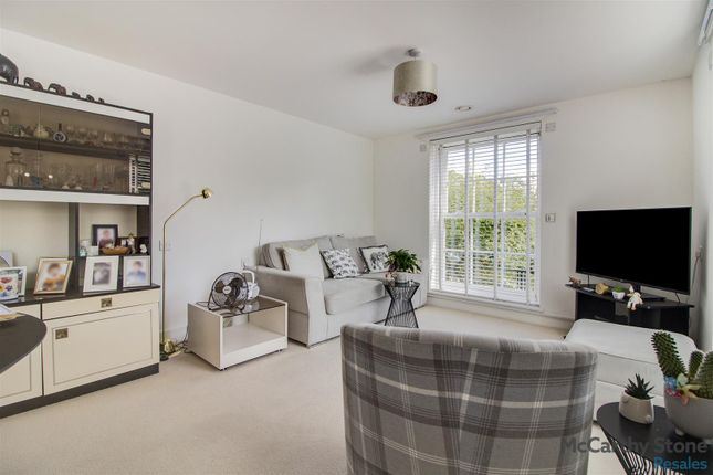 20 Peel Court, College Way, Welwyn Garden City photo 4