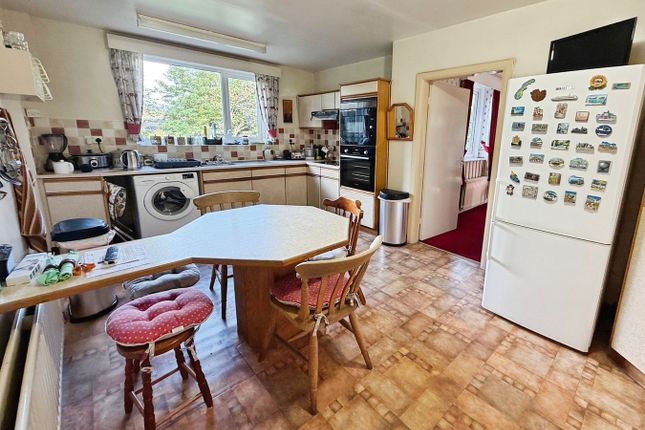 22, Fern Hill Road, Shipley photo 4