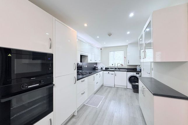 Wolseley Drive, Dunstable photo 2