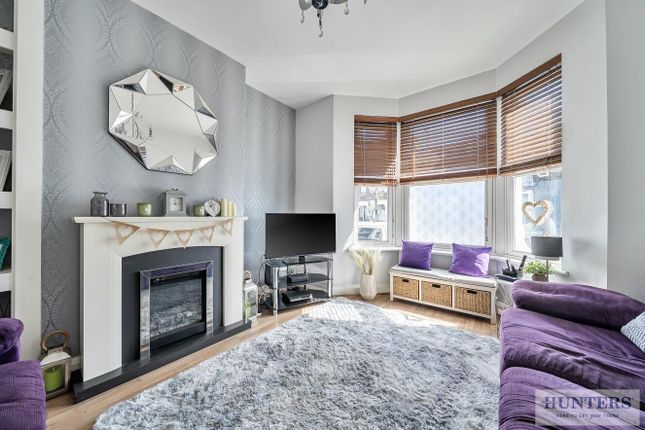 82, Wickham Lane, Greater London photo 4
