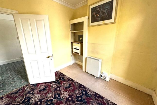 48, Drury Road, Greater London photo 4