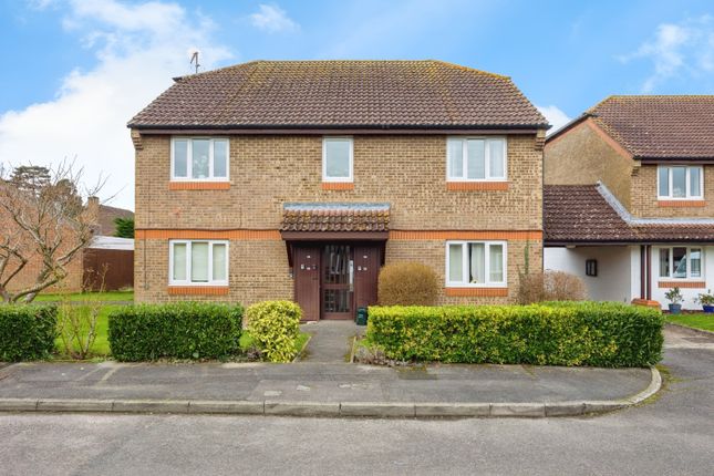 Thumbnail Flat for sale in Darfield Road, Guildford, Surrey