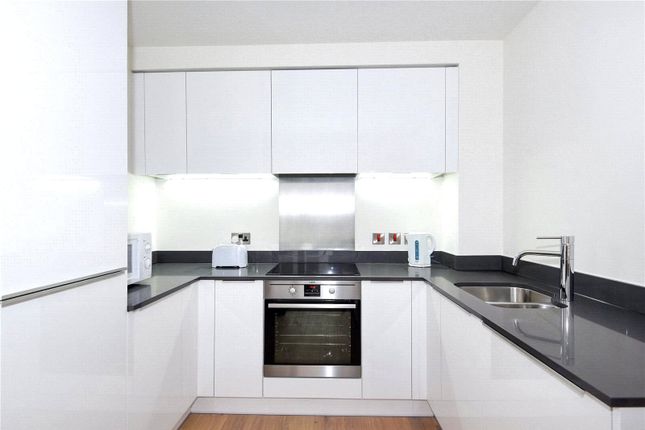 Flat to rent in Dara House, London