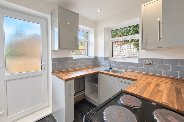 59 Cardiff Road, Aberdare photo 4
