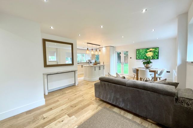 4 Rowley Bank Gardens, Stafford photo 2