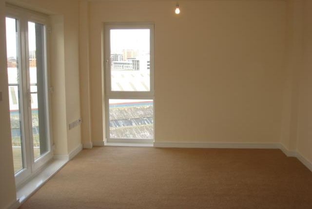 Flat to rent in Overstone Court, Cardiff