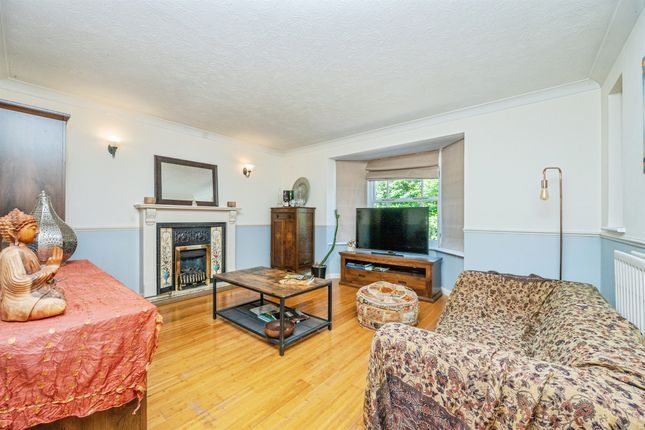 7, Tantallon Close, Worcester photo 4