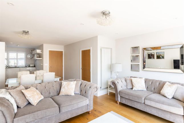 6, Chantry Mews, Albert Road North, Reigate photo 4
