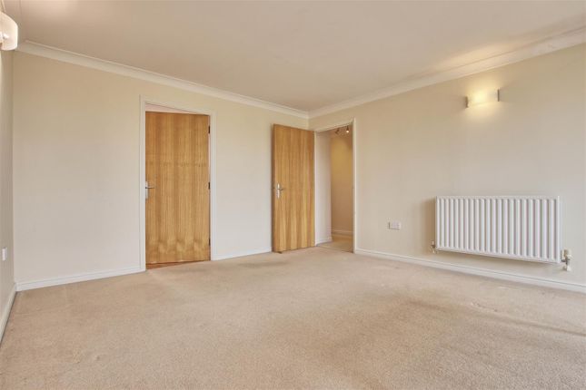 23 St. Bartholomews Court, Riverside, Cambridge photo 4