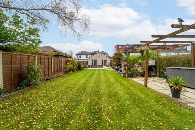 3-bed house on 12, Common Lane, Addlestone, £600,000