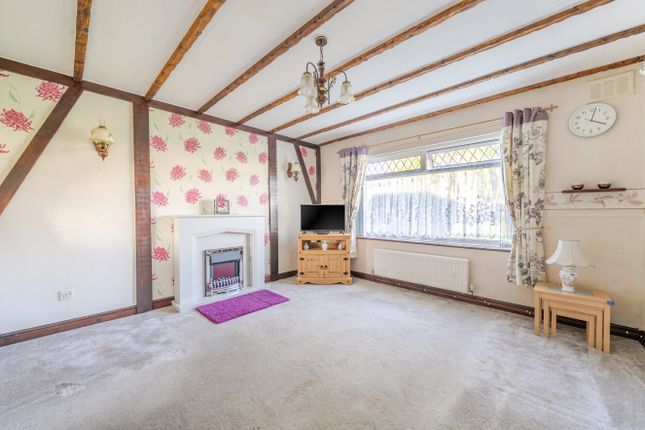 13, Sanderson Close, Cheshire photo 2