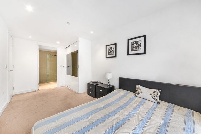 Flat to rent in Commercial Street, London