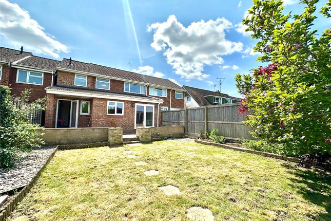 19, Queensfield, Swindon photo 4