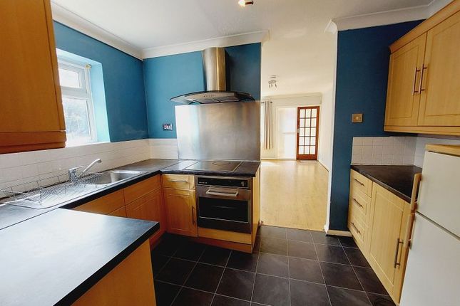 2 Park Court, Church Road, Great Bookham photo 3