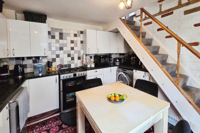 27, Church Road, Bishopstoke photo 3
