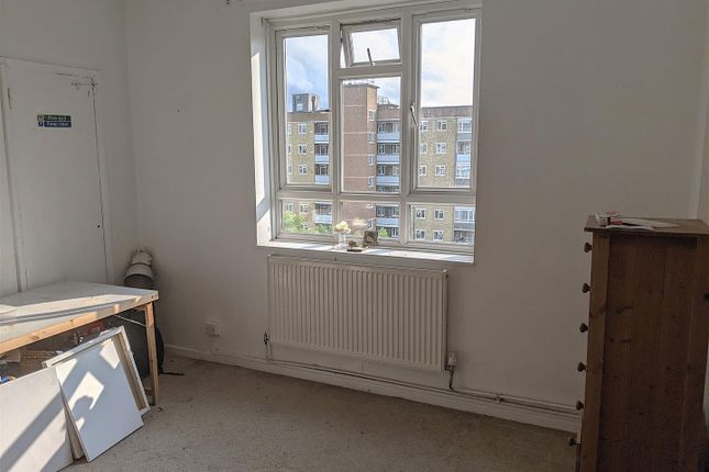 Flat 17, Macdonald House, Dagnall Street, London photo 5