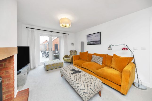 1 Westacre, Royston photo 3