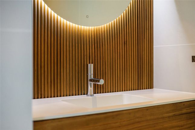 Close Up Wc