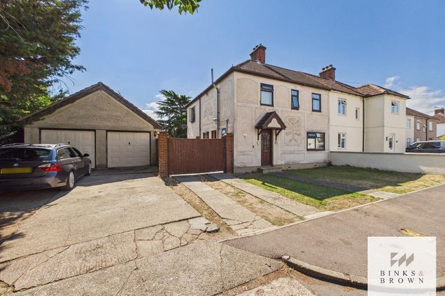 20, Clarence Road, Corringham photo 2