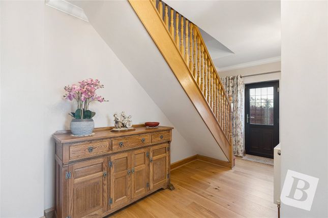2, Brookmans Close, Upminster photo 4