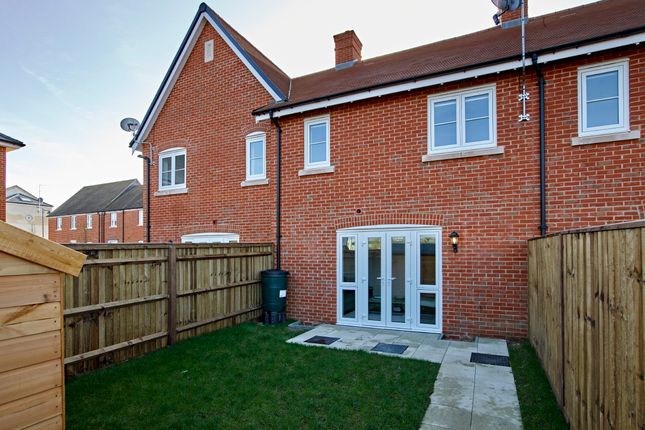 End terrace house to rent in Orchard Mead, Waterlooville