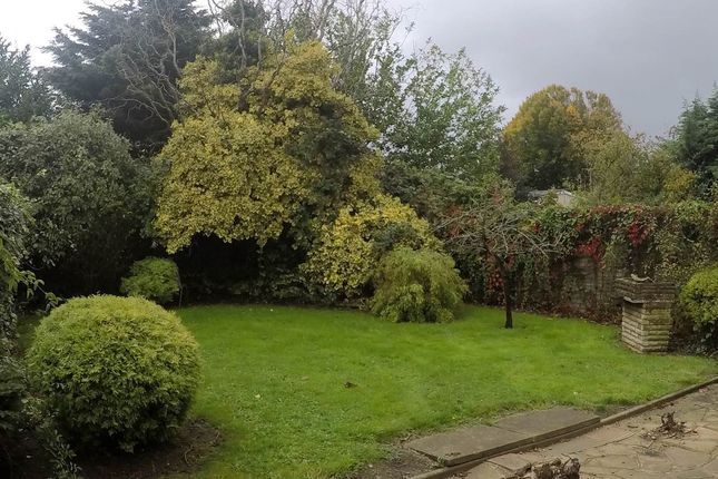 Chantry Lane, Hatfield Hertfordshire photo 2