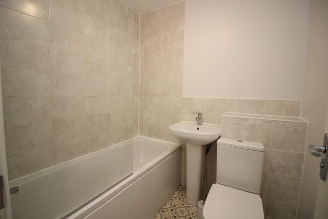 4, Poppy Drive, Darwen photo 3