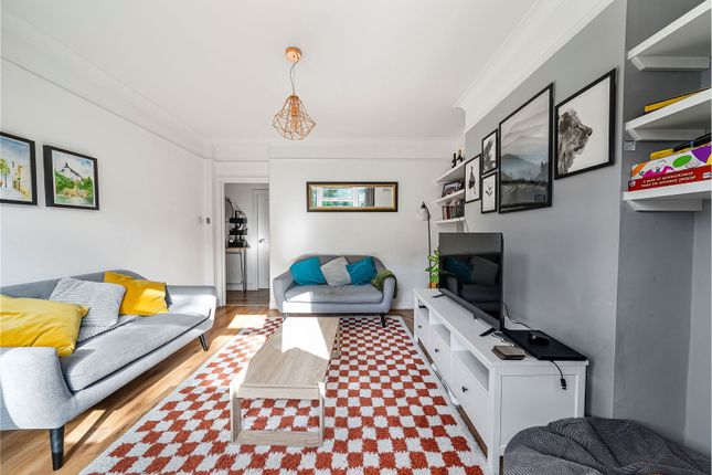 2-bed flat on Middlemill House, 30,Flat 4, Armoury Way, London, £375,000