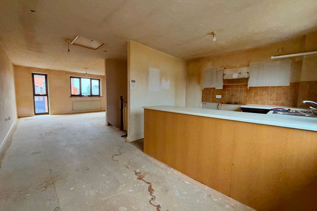 17 Harrison Close, Newnham photo 2