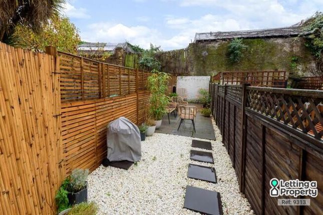 Flat B, 11, Vanderbilt Road, London photo 4