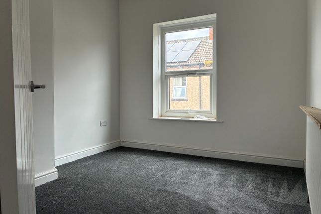 46, Westlea, CHESTERFIELD photo 3