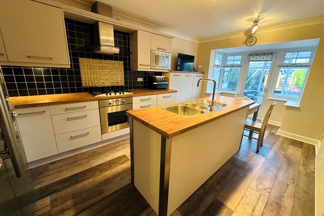 2, Whitehouse Avenue, Goole photo 3